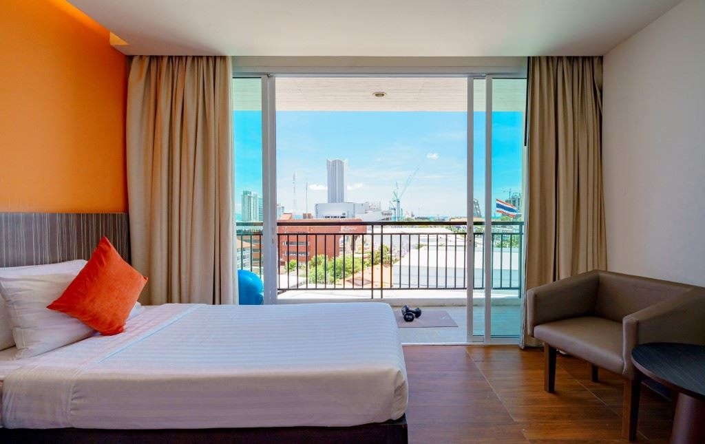 rooms-deluxe-city-view