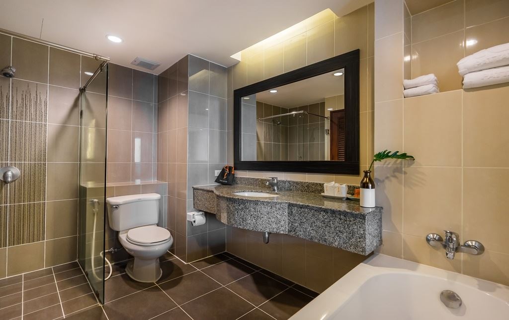 rooms-deluxe-pool-view