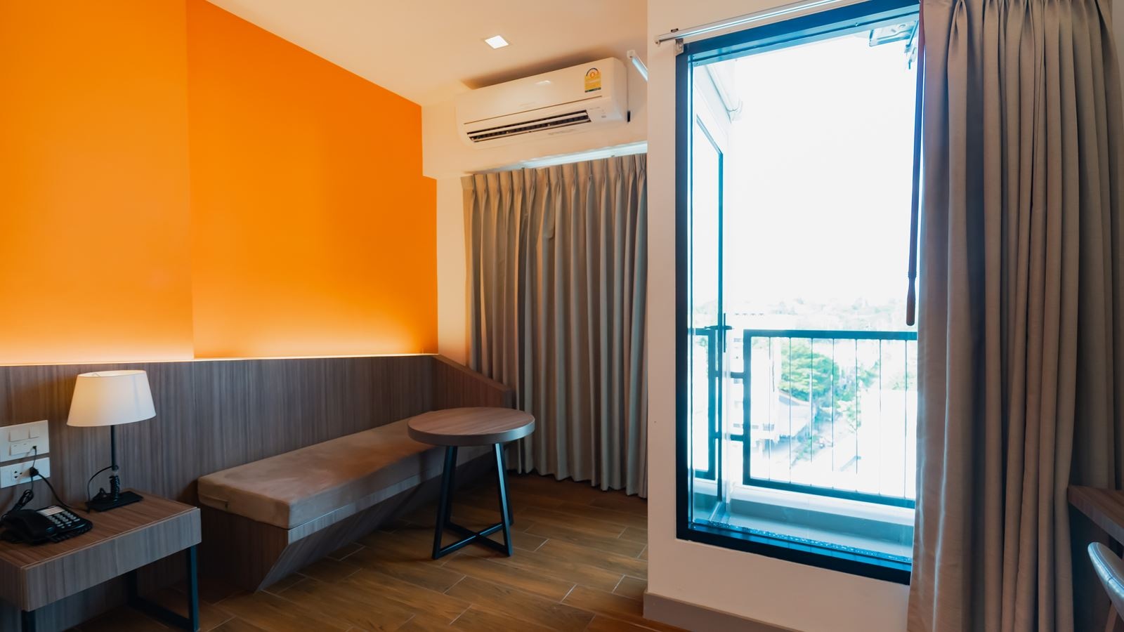 rooms-deluxe-city-view