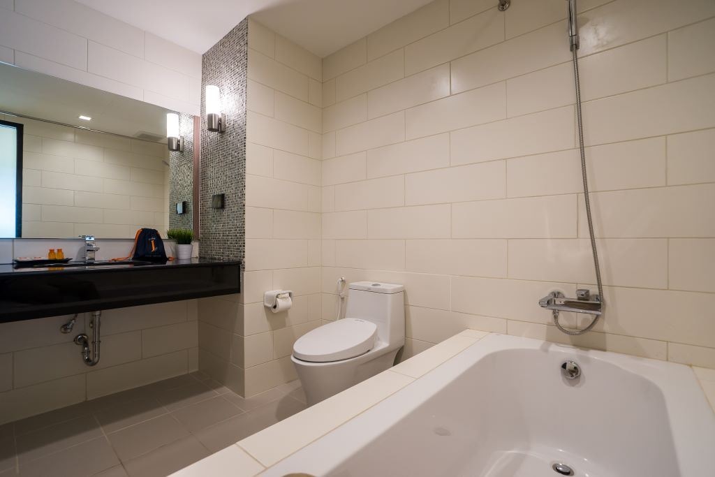 rooms-deluxe-pool-view