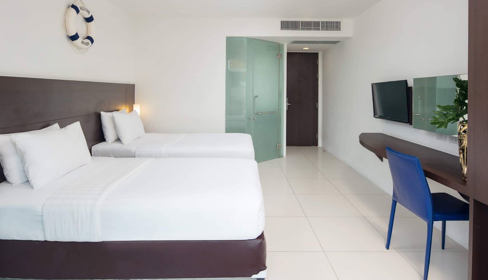 rooms-deluxe-with-balcony