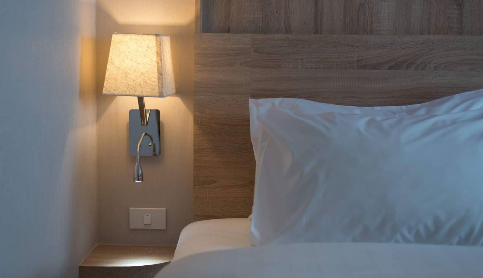 rooms-deluxe-cruise--no-balcony