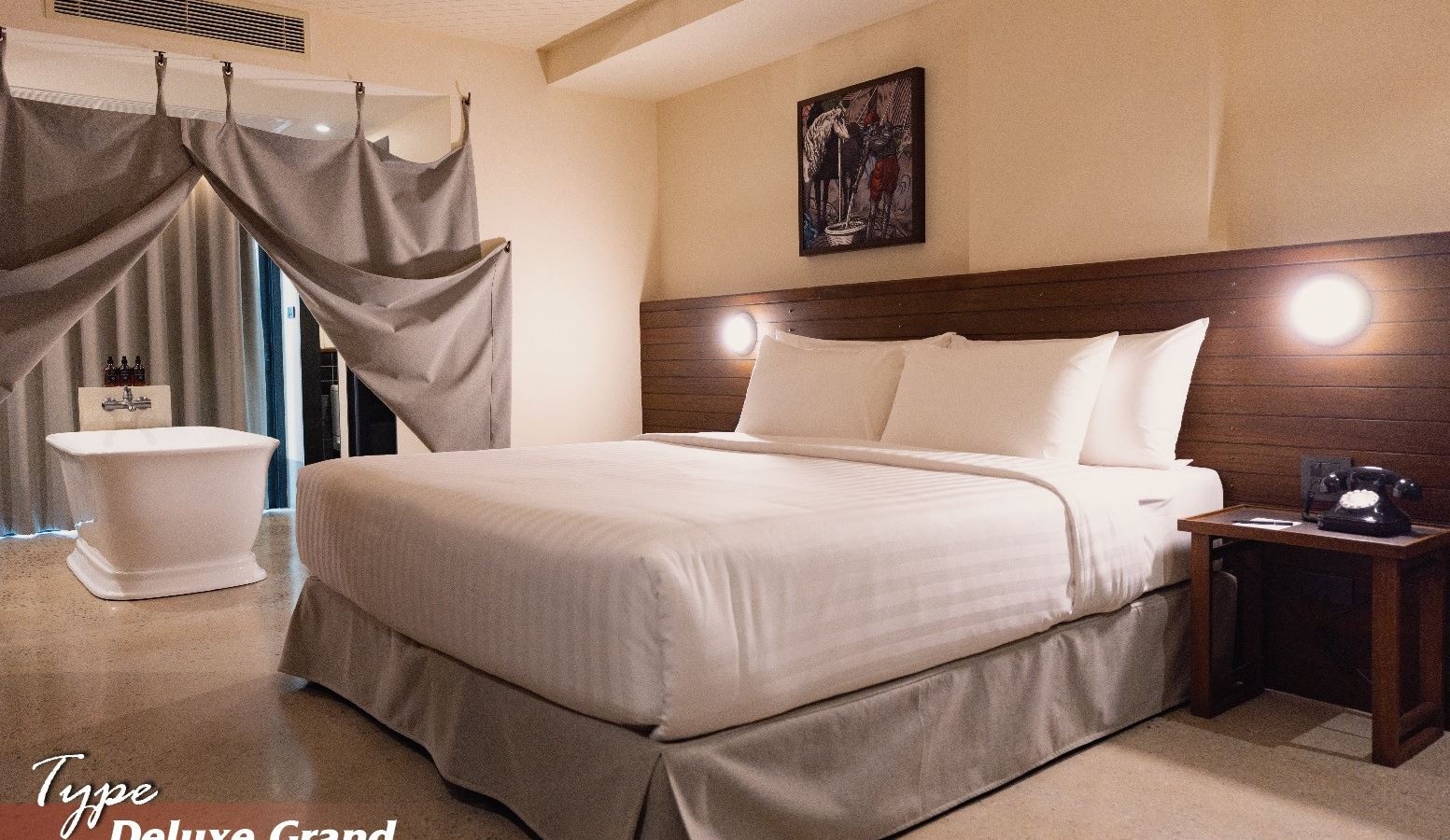 rooms-deluxe-grand-room