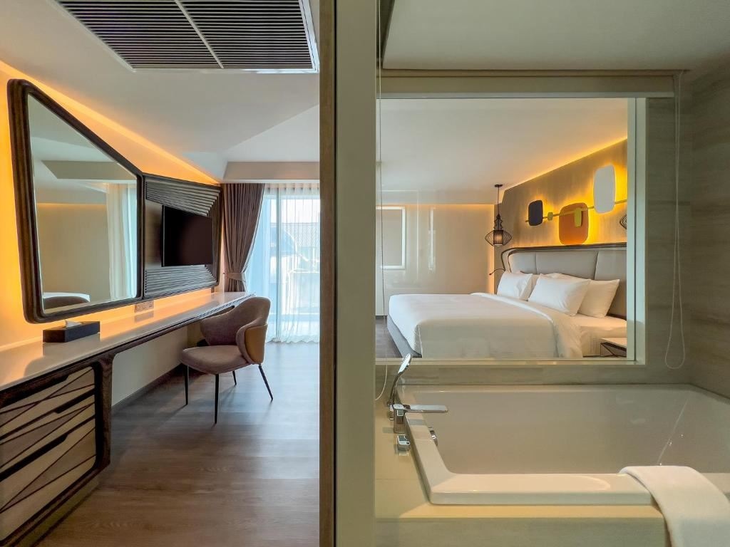rooms-premier-king-bed-room-with-balcony