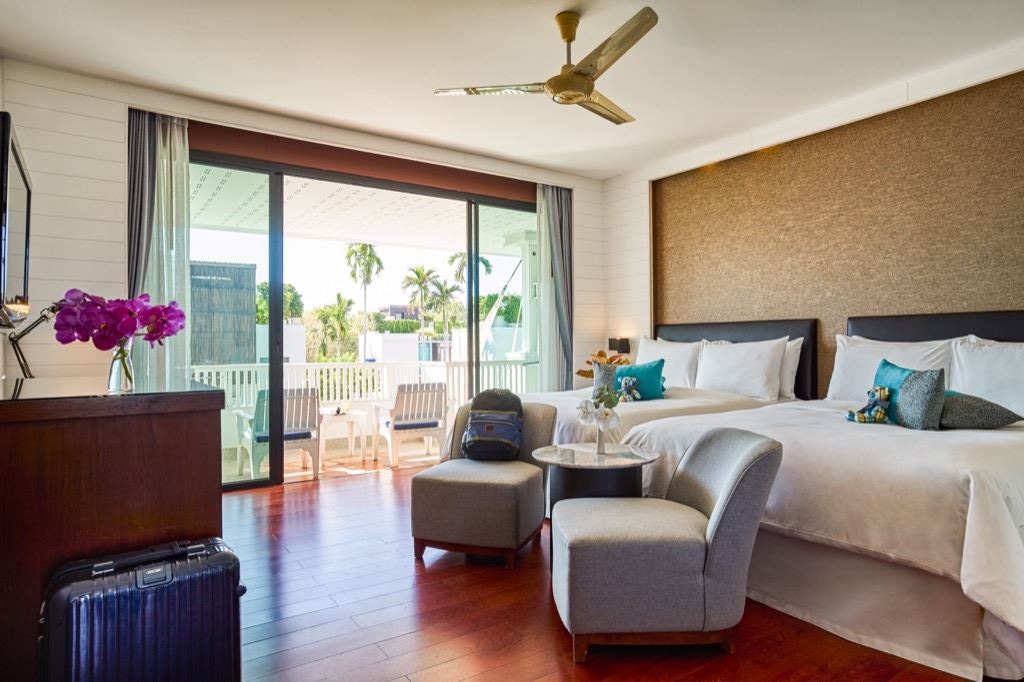 rooms-deluxe-balcony