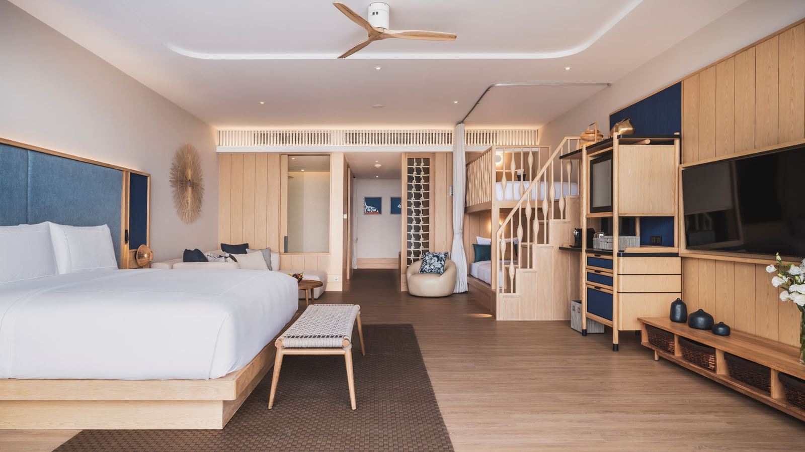 rooms-family-suite-pool-access