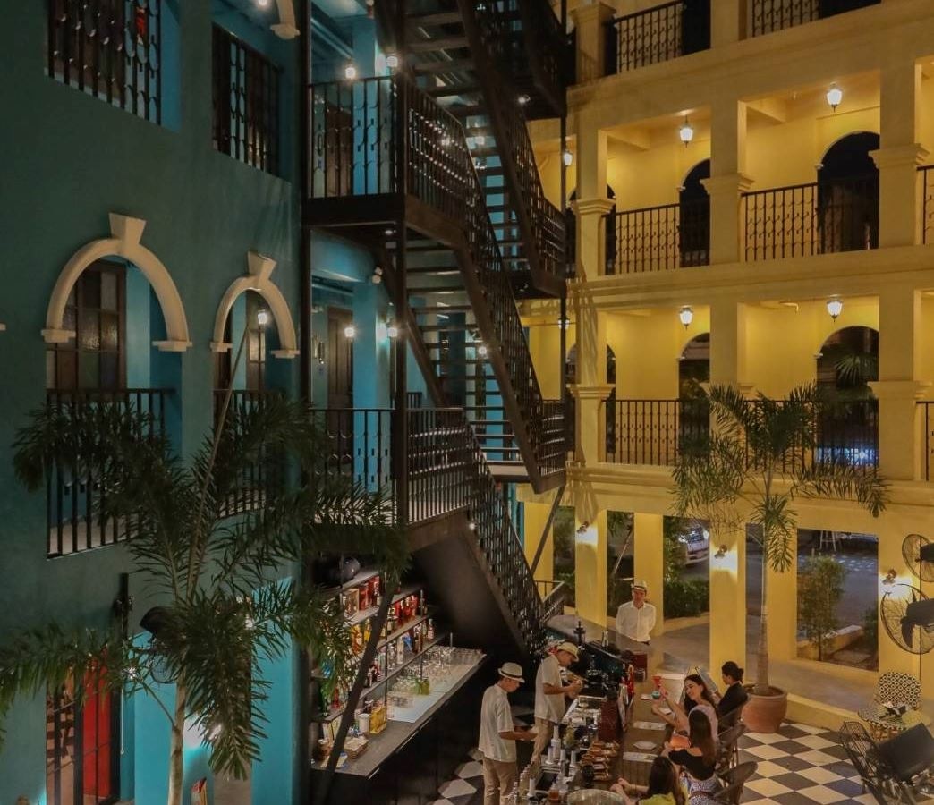 bars-la-habana-bar--restaurant