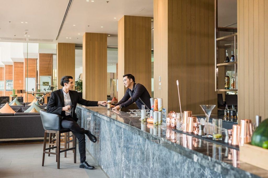 bars-the-bar-at-beach-hotel