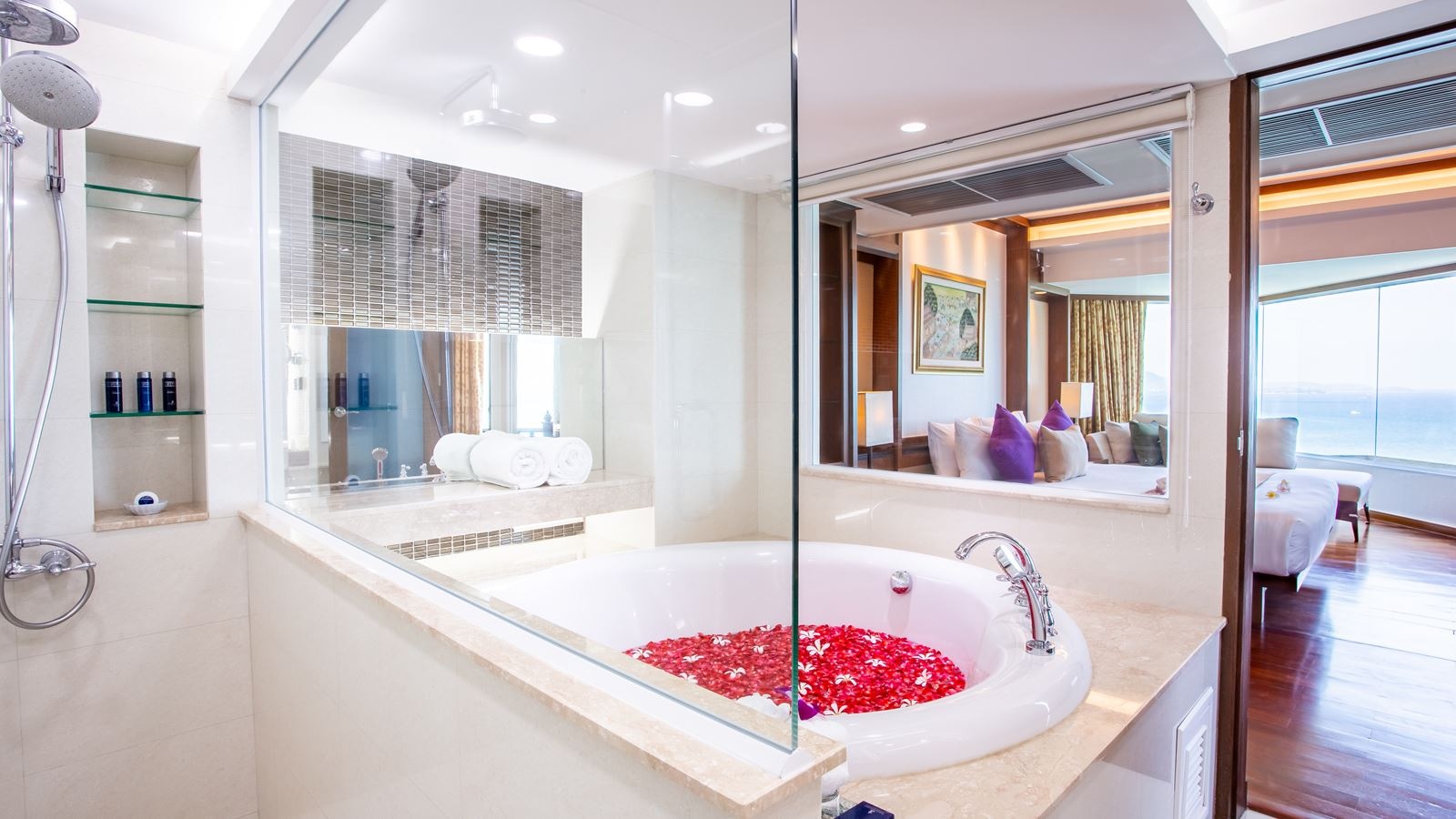 rooms-1-bedroom-princess-suite