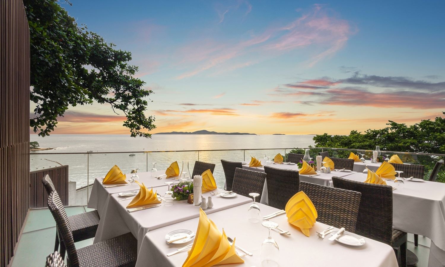 restaurants-larn-thong--authentic-thai-traditions