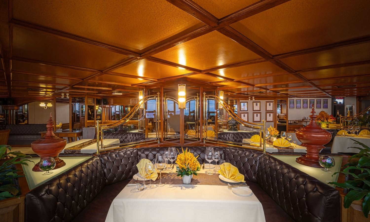 restaurants-royal-grill-room-and-wine-cellar--excellence-and-heritage