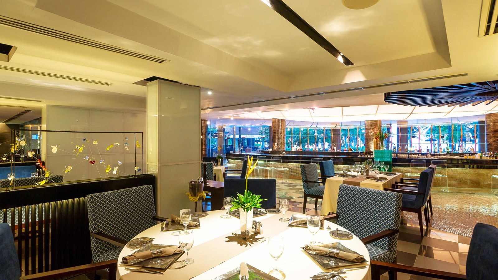 restaurants-caprice--a-taste-of-riviera