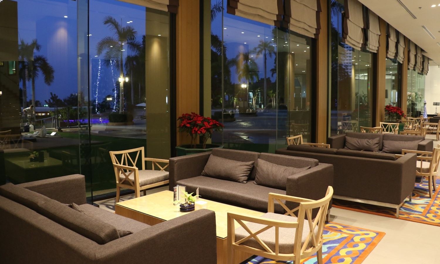 bars-the-bar-at-beach-hotel