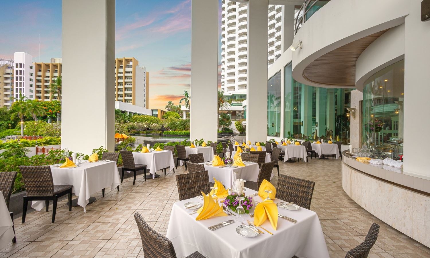 restaurants-larn-thong--authentic-thai-traditions-only-breakfasts