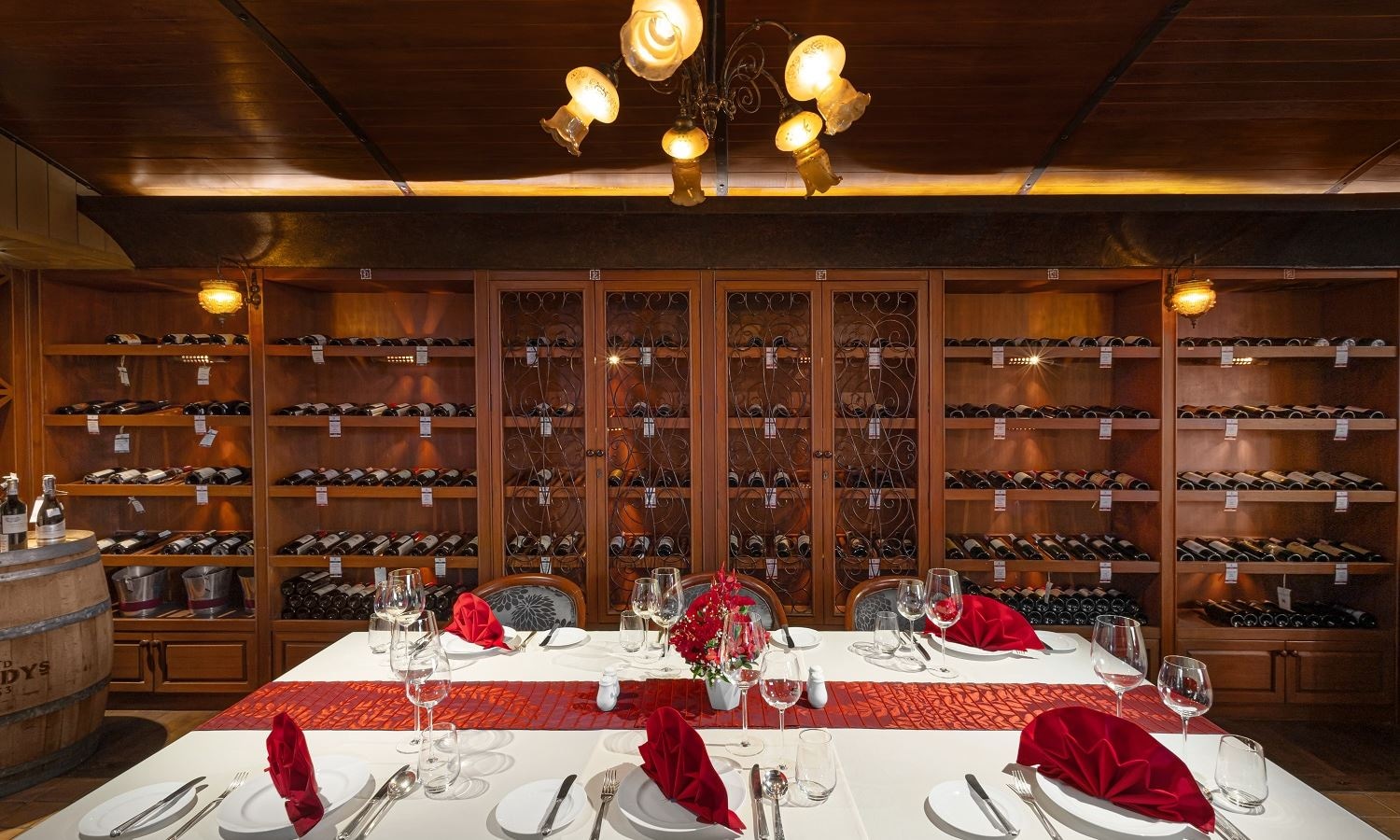 restaurants-royal-grill-room-and-wine-cellar--excellence-and-heritage