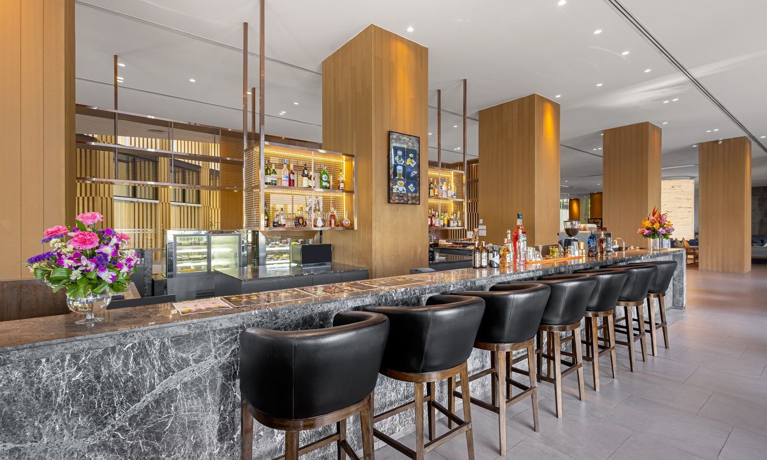 bars-the-bar--royal-cliff-beach-hotel