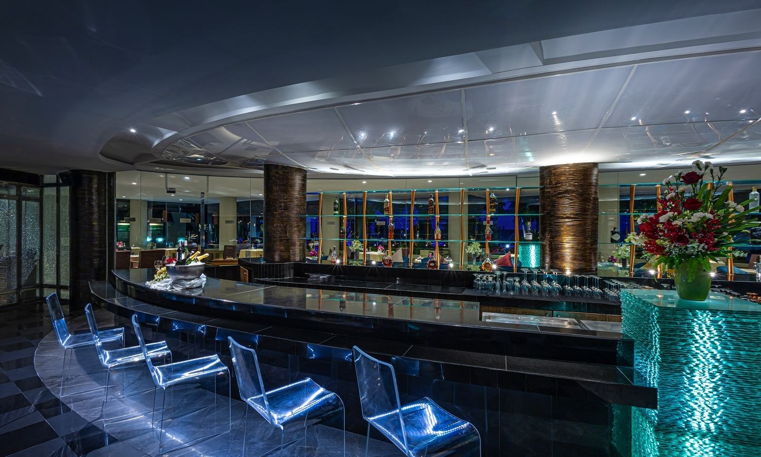 bars-the-bar--caprice