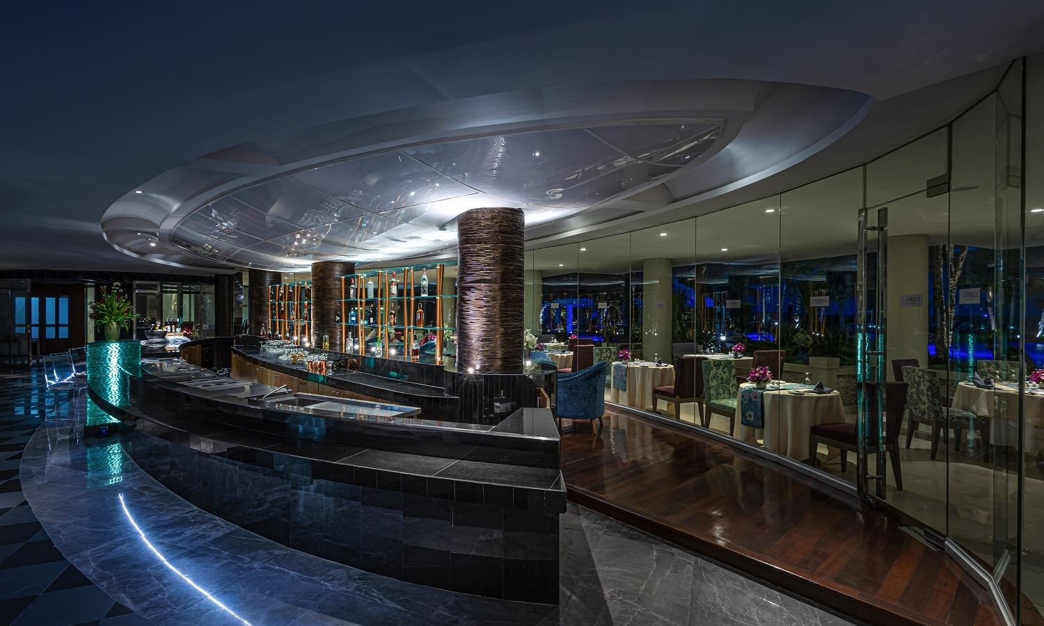 bars-the-bar--caprice