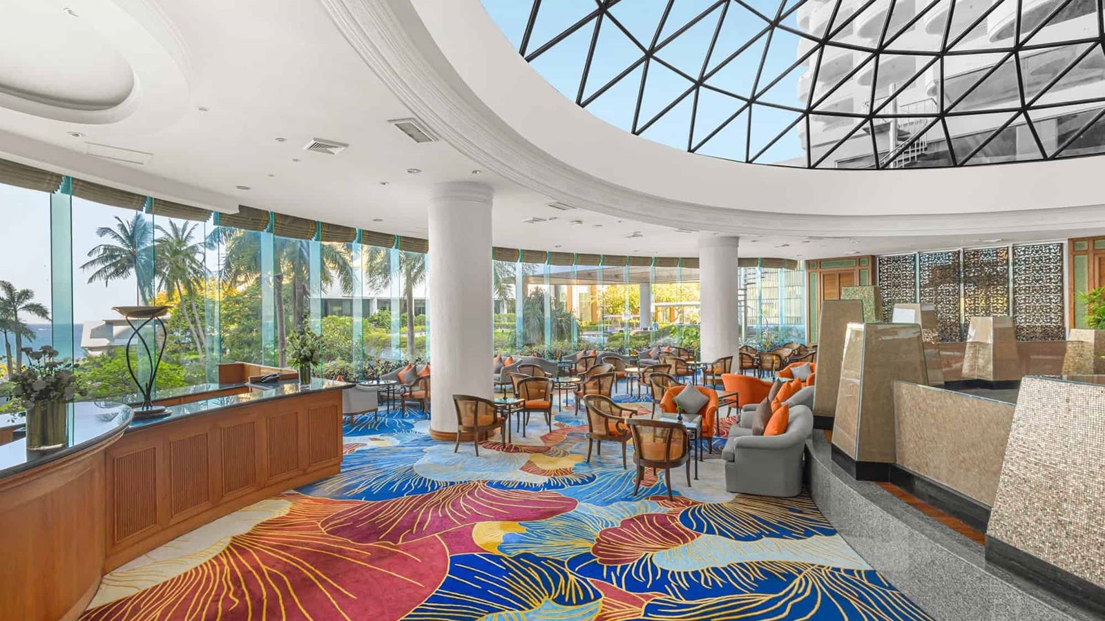 bars-the-bar--royal-cliff-grand-hotel