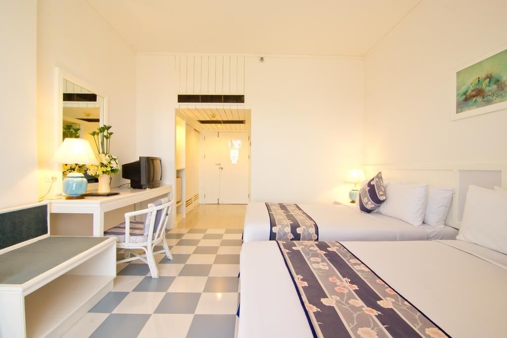 rooms-superior-pool-view