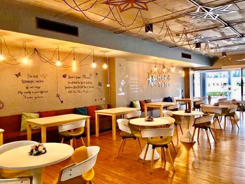 restaurants-atrium-food-bar