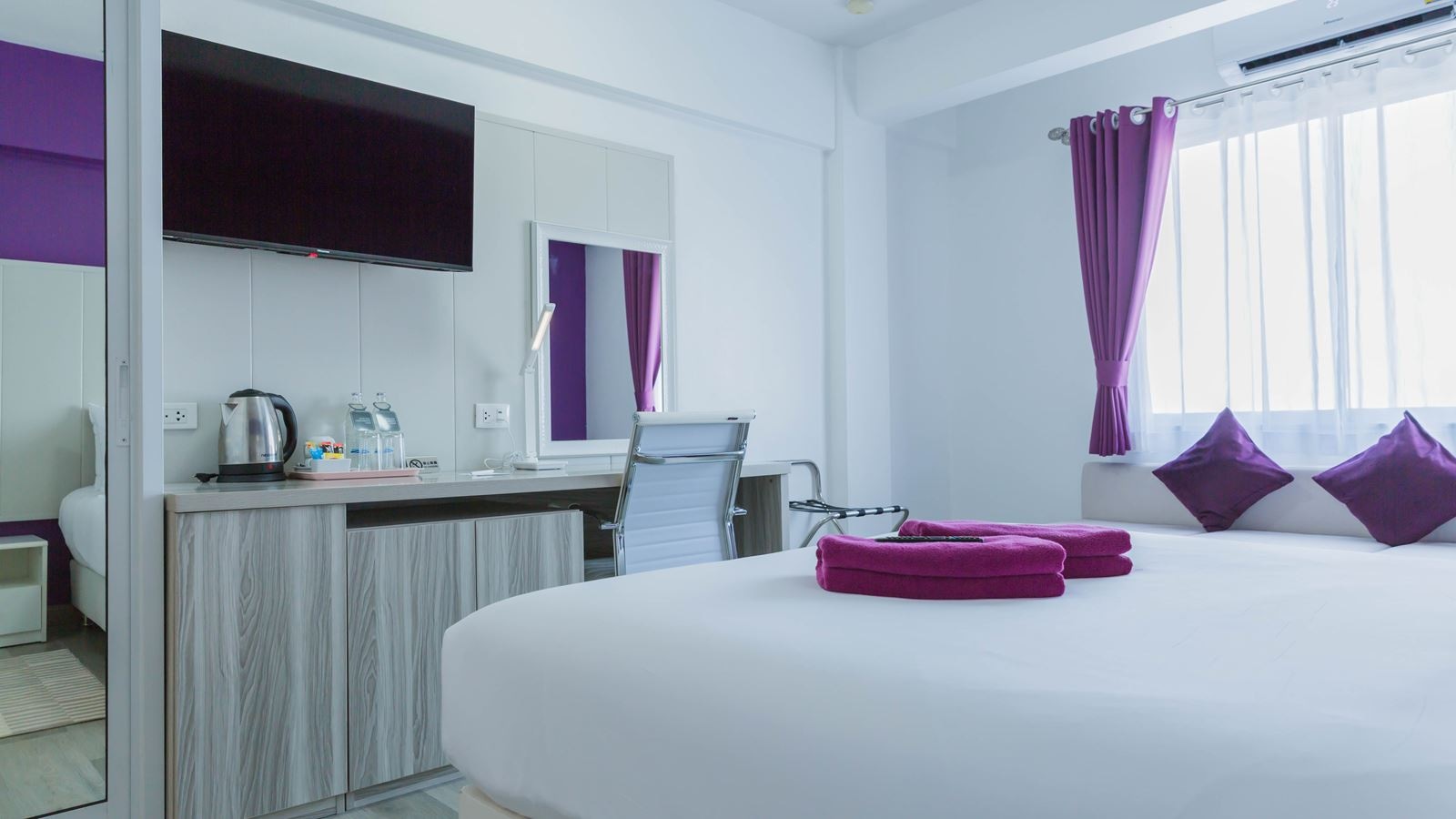 rooms-deluxe-double-south-wing