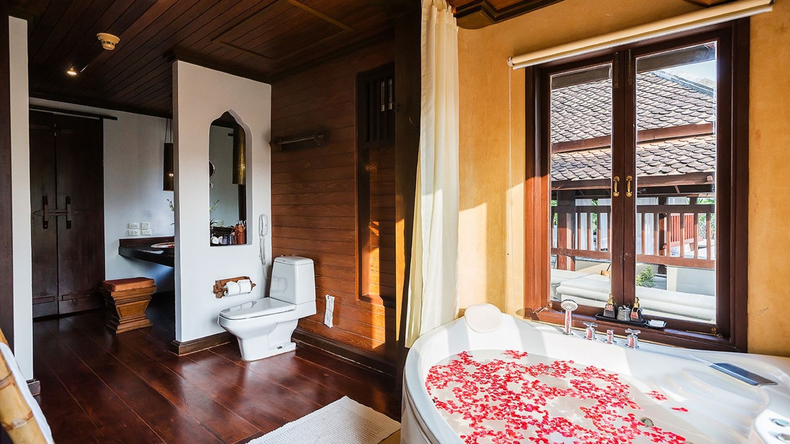 rooms-royal-suite-sea-view