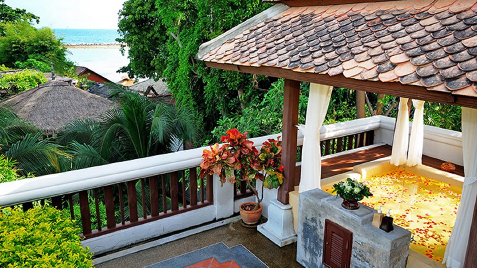 rooms-royal-suite-sea-view