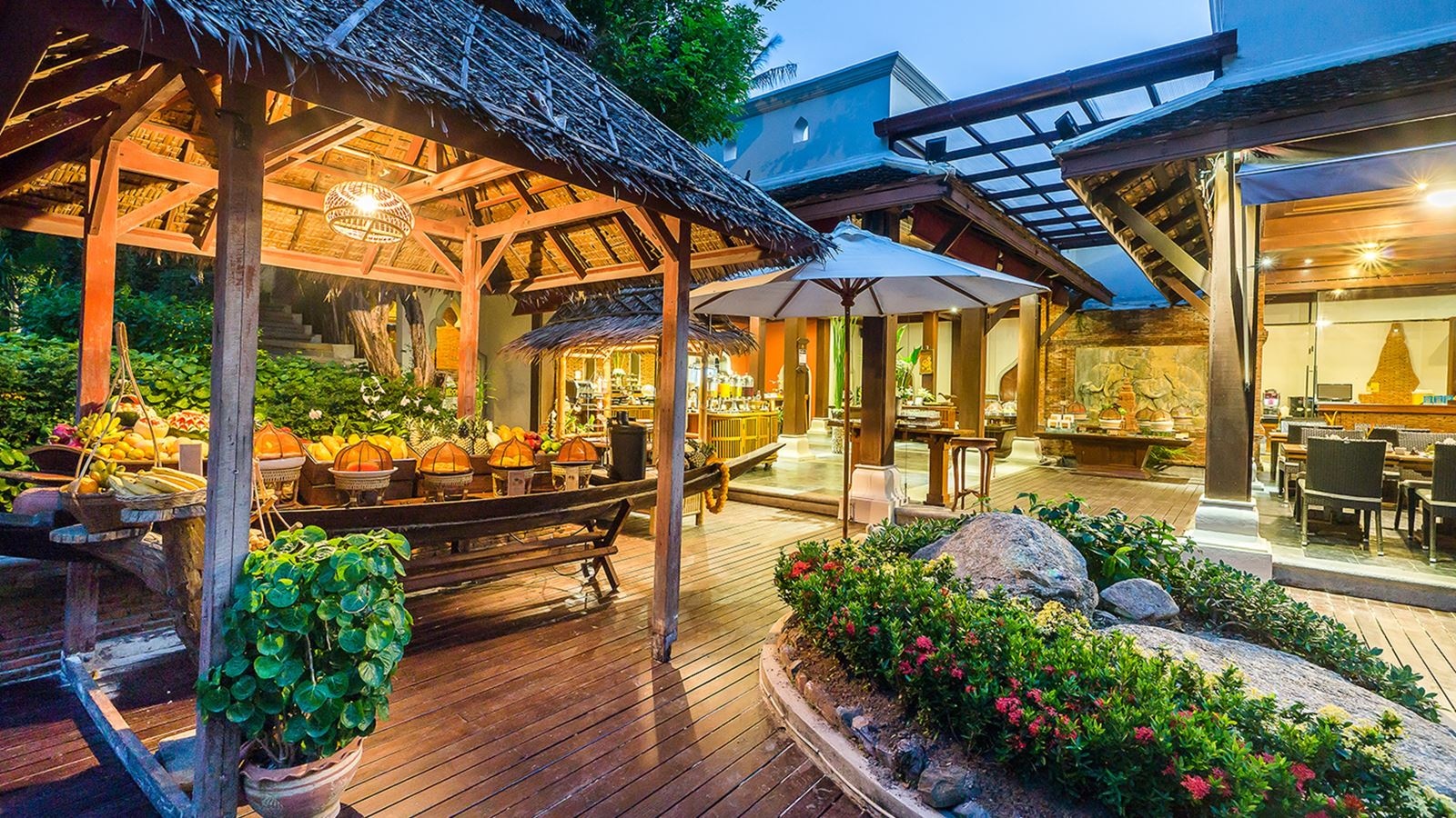 restaurants-lare-lae-restaurant--bar