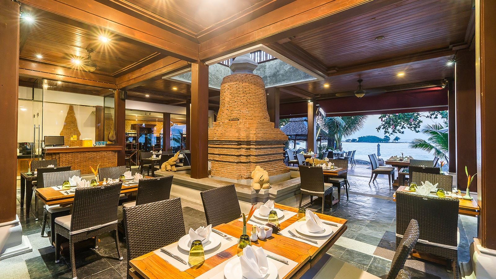 restaurants-lare-lae-restaurant--bar