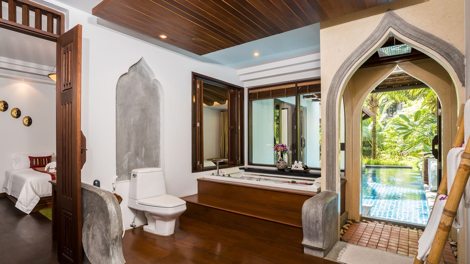 rooms-family-pool-suite-garden-view