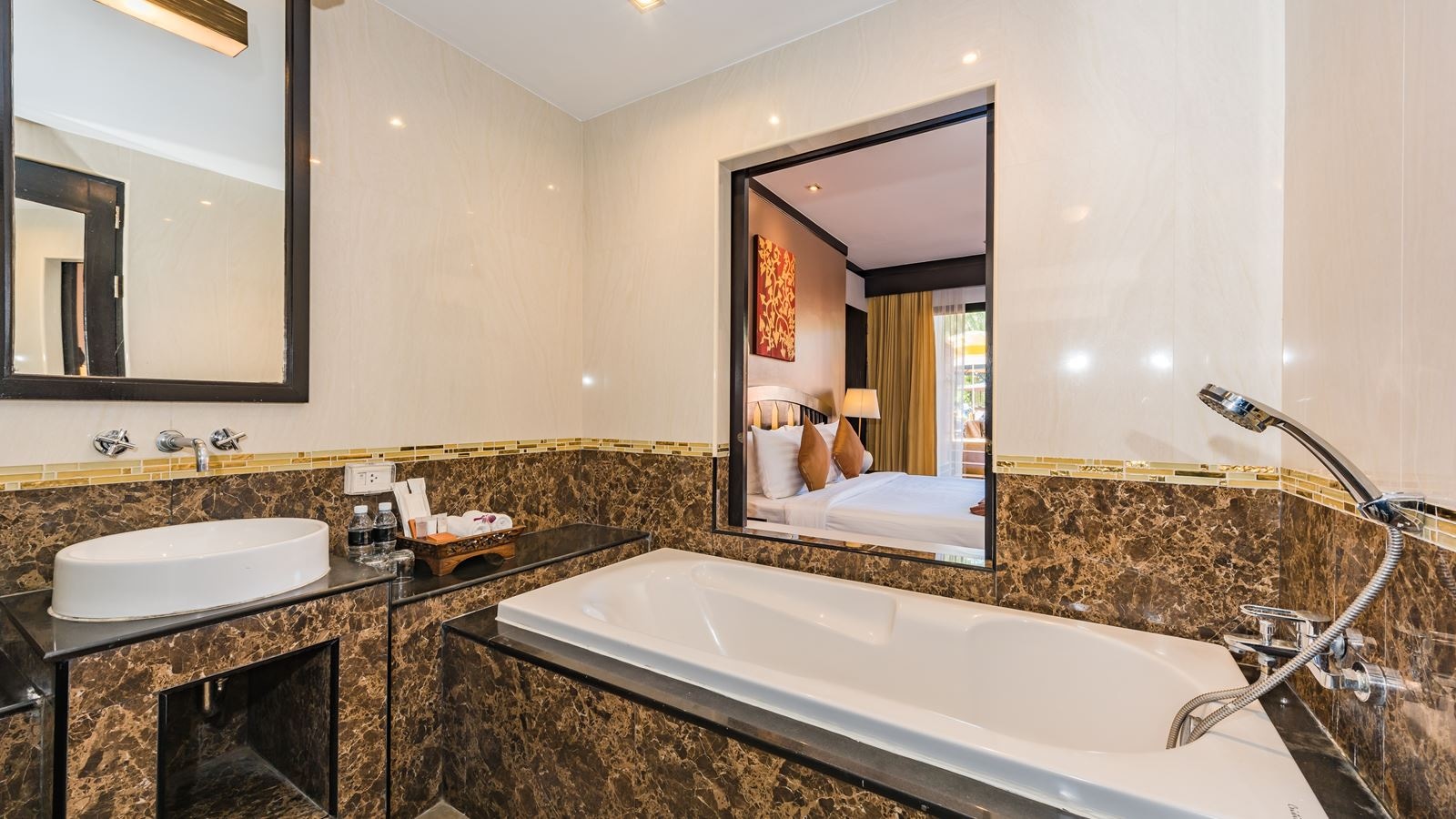 rooms-pool-side-room