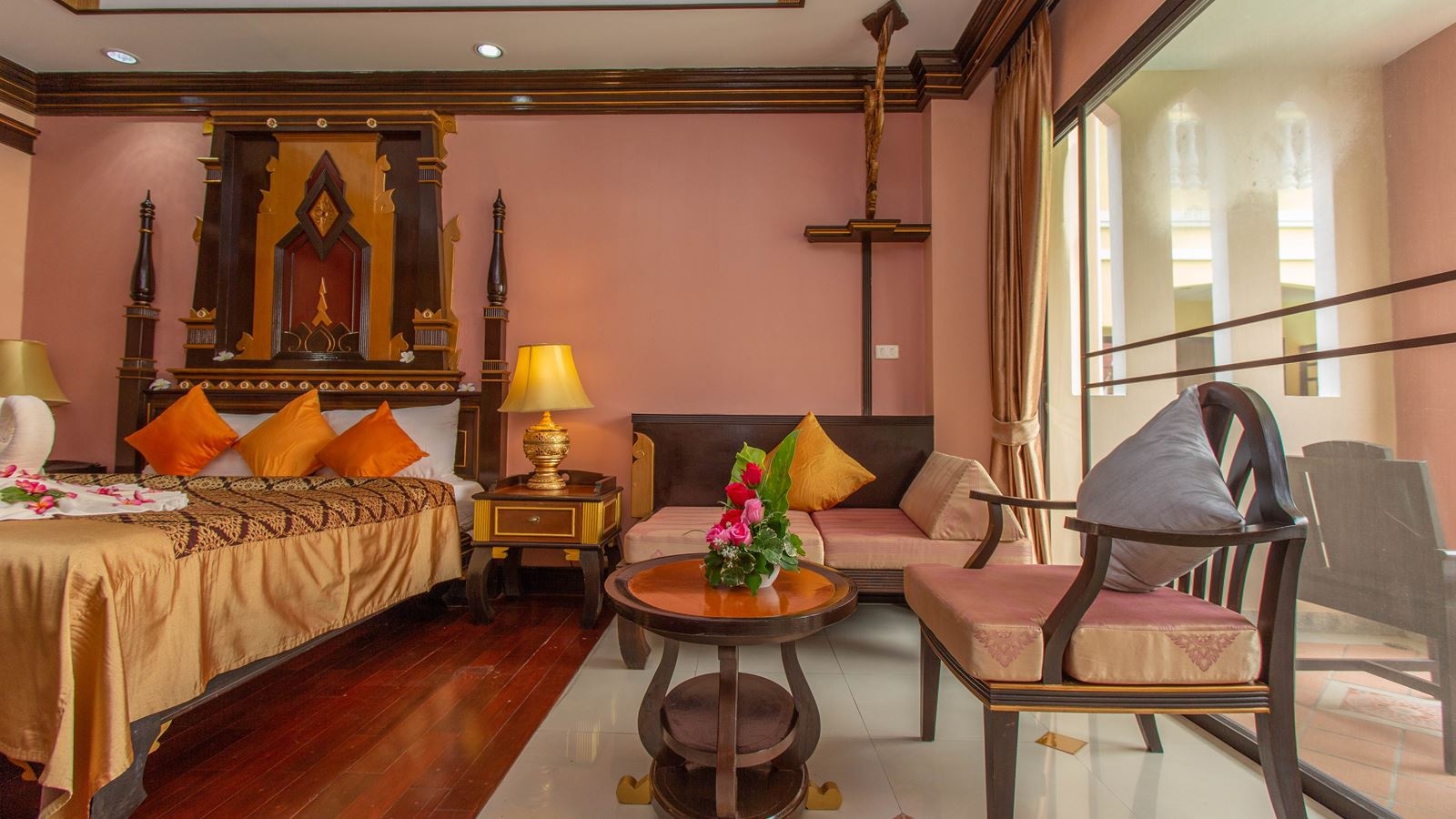 rooms-deluxe-pool-view