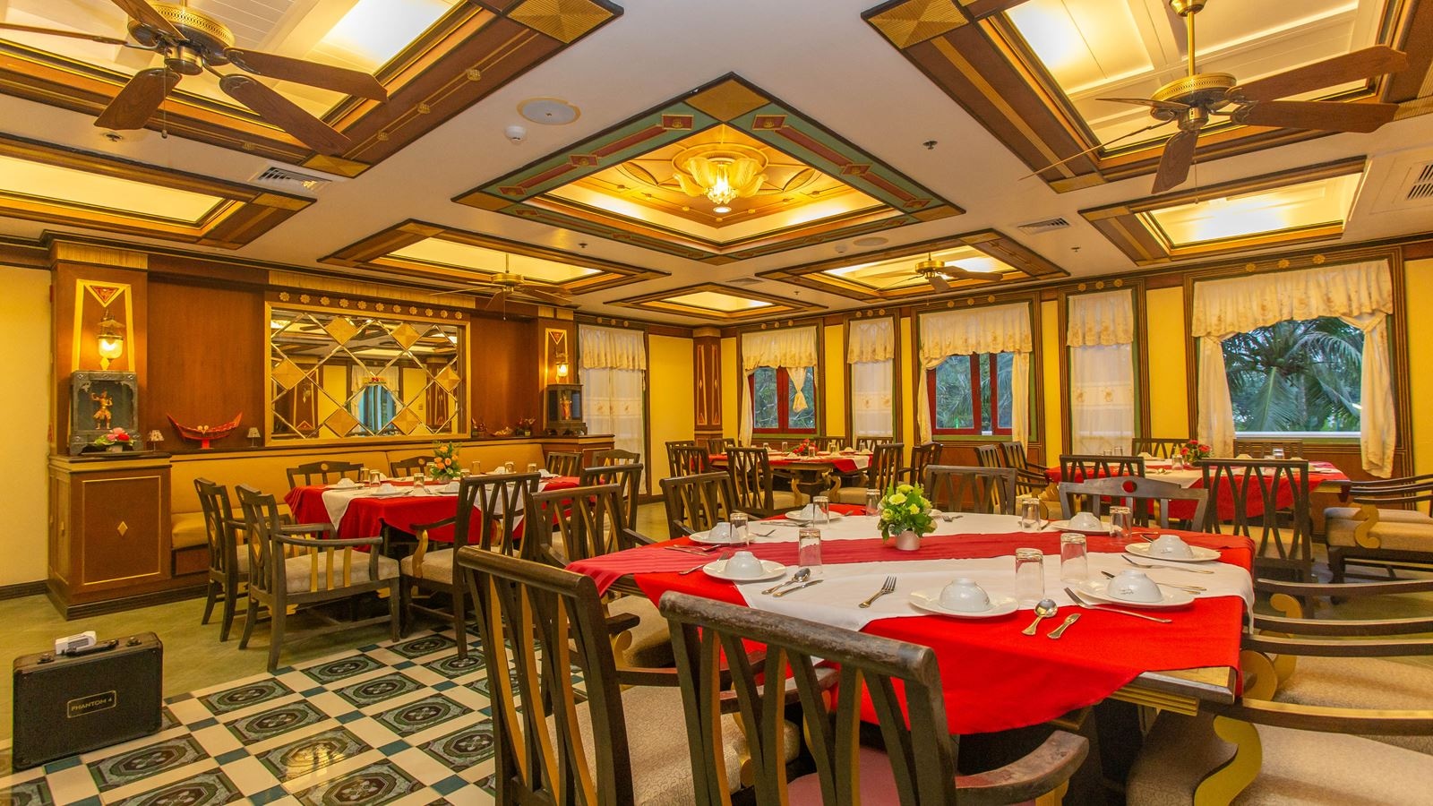 restaurants-inhouse-restaurant