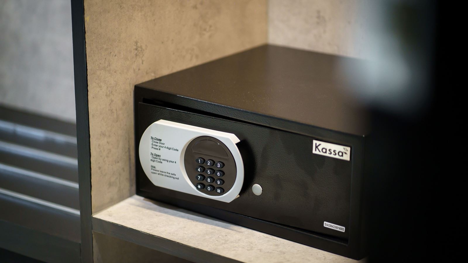 rooms-junior--suite-pool-view