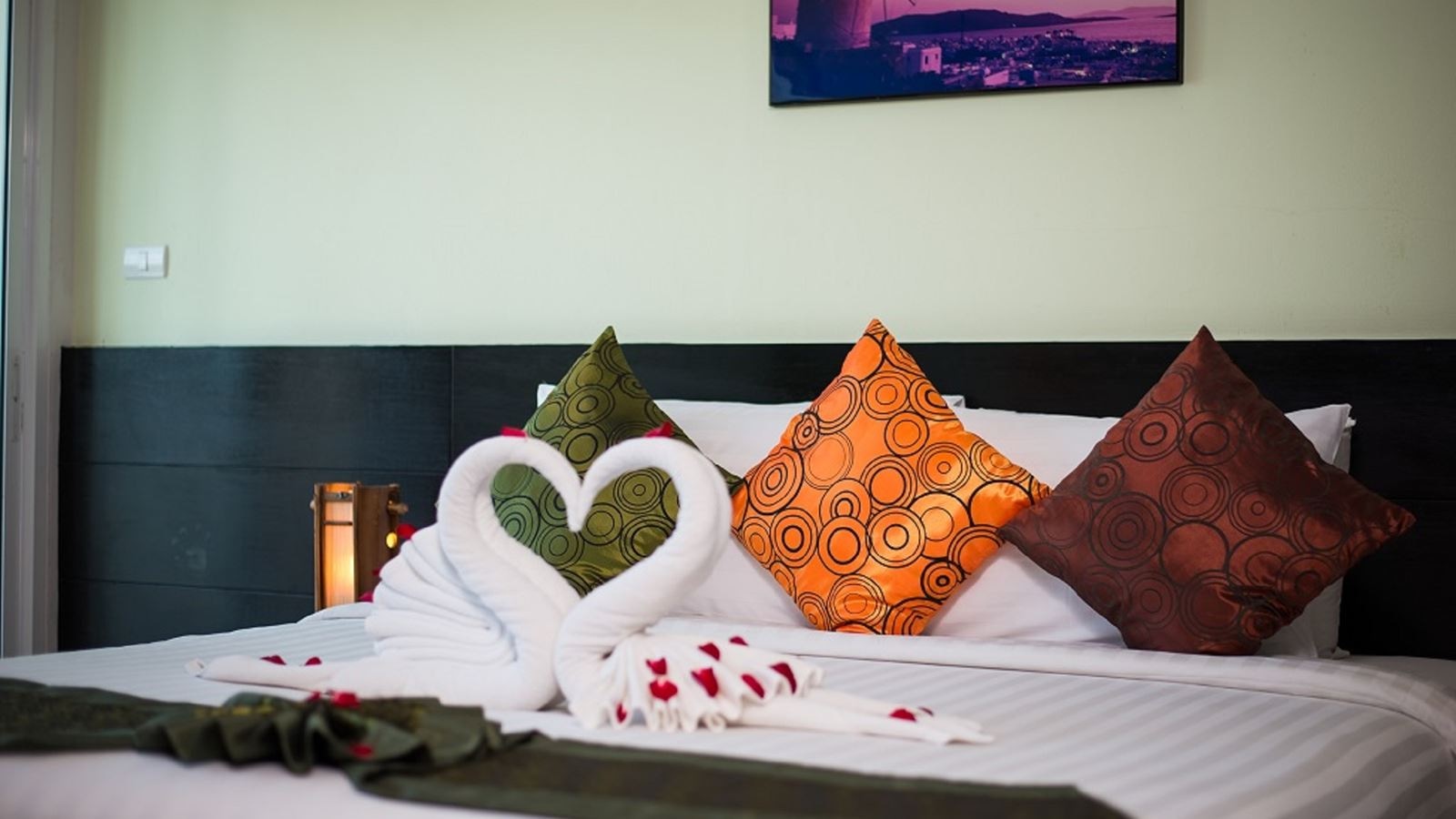 rooms-honeymoon-suite