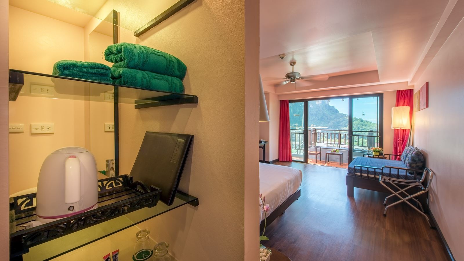 rooms-deluxe-sea-view