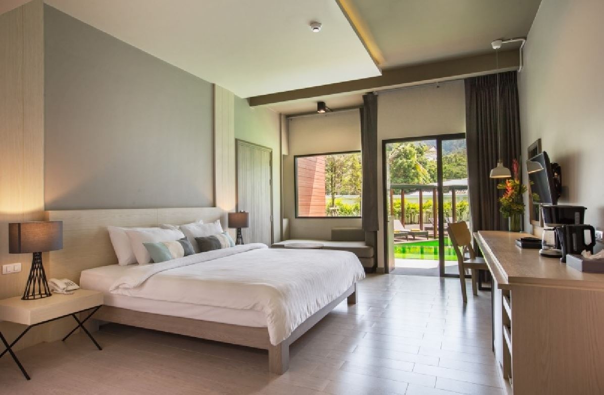 rooms-premier-pool-access-room