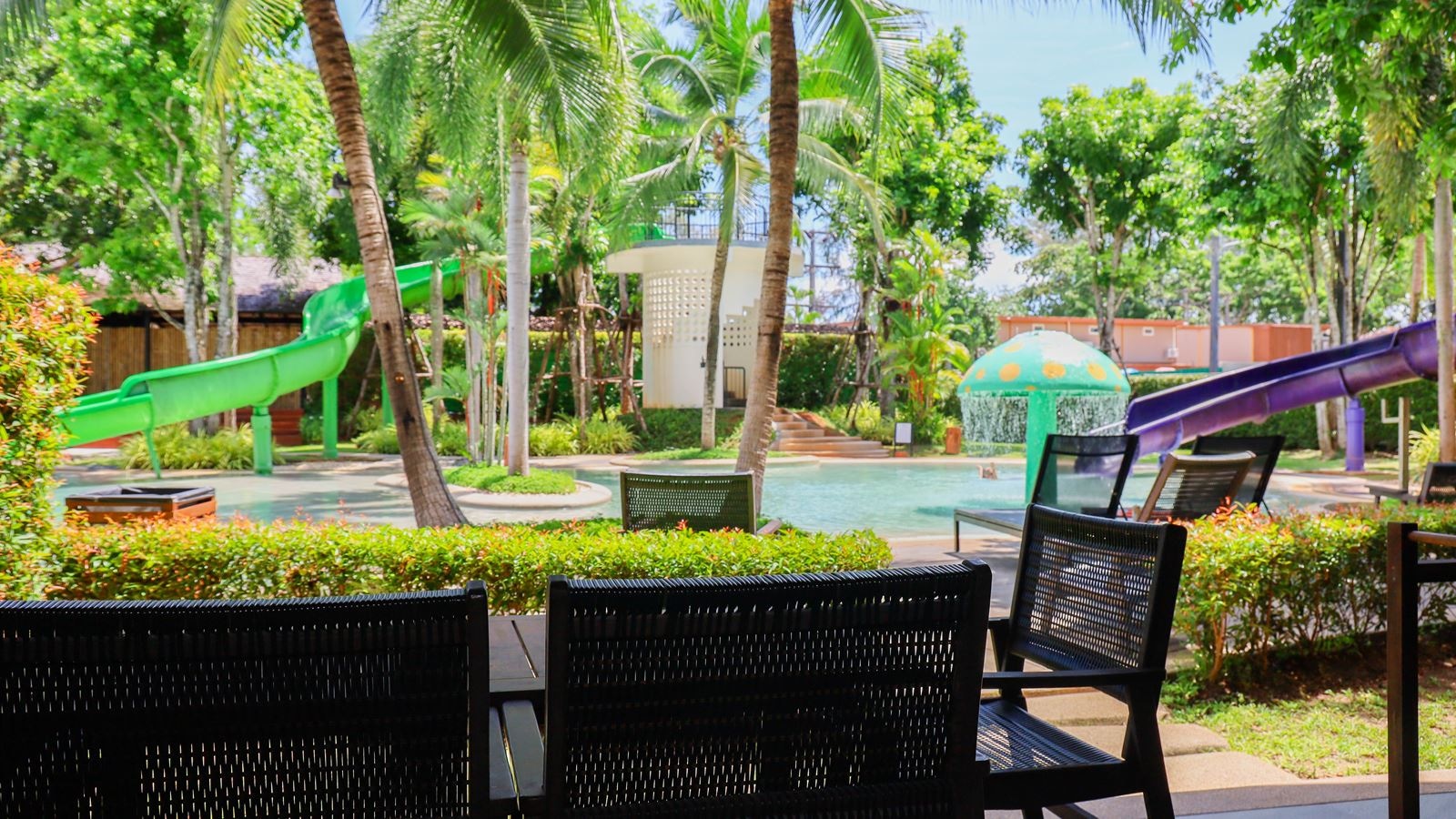 rooms-two-bed-room-family-suite-with-pool-view