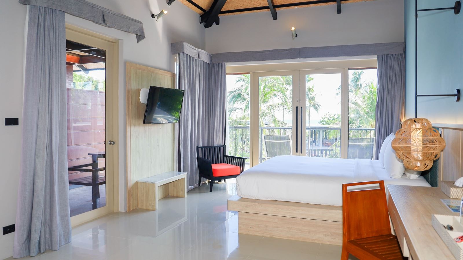rooms-deluxe-partial-sea-view-room