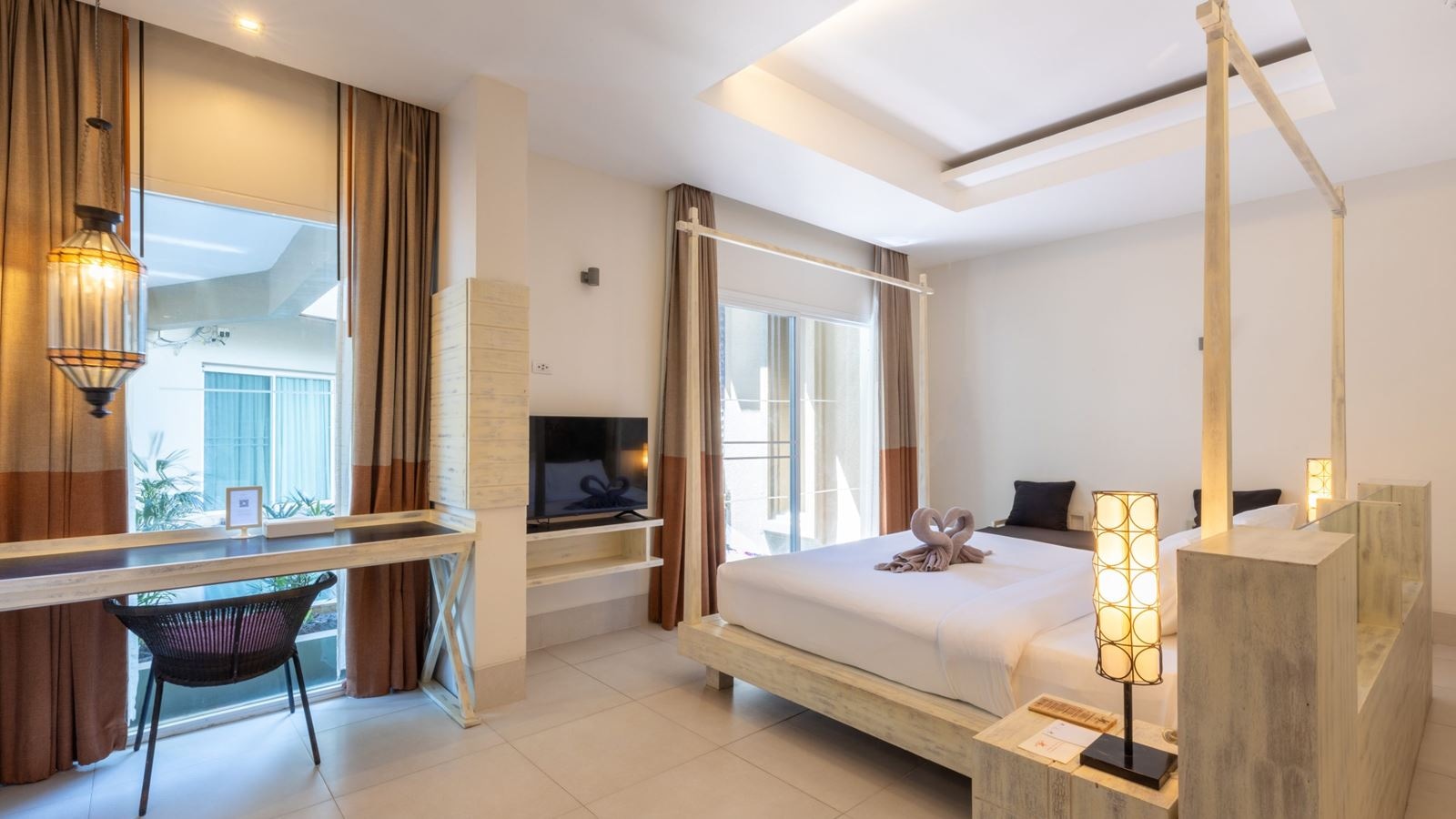 rooms-honeymoon-suite