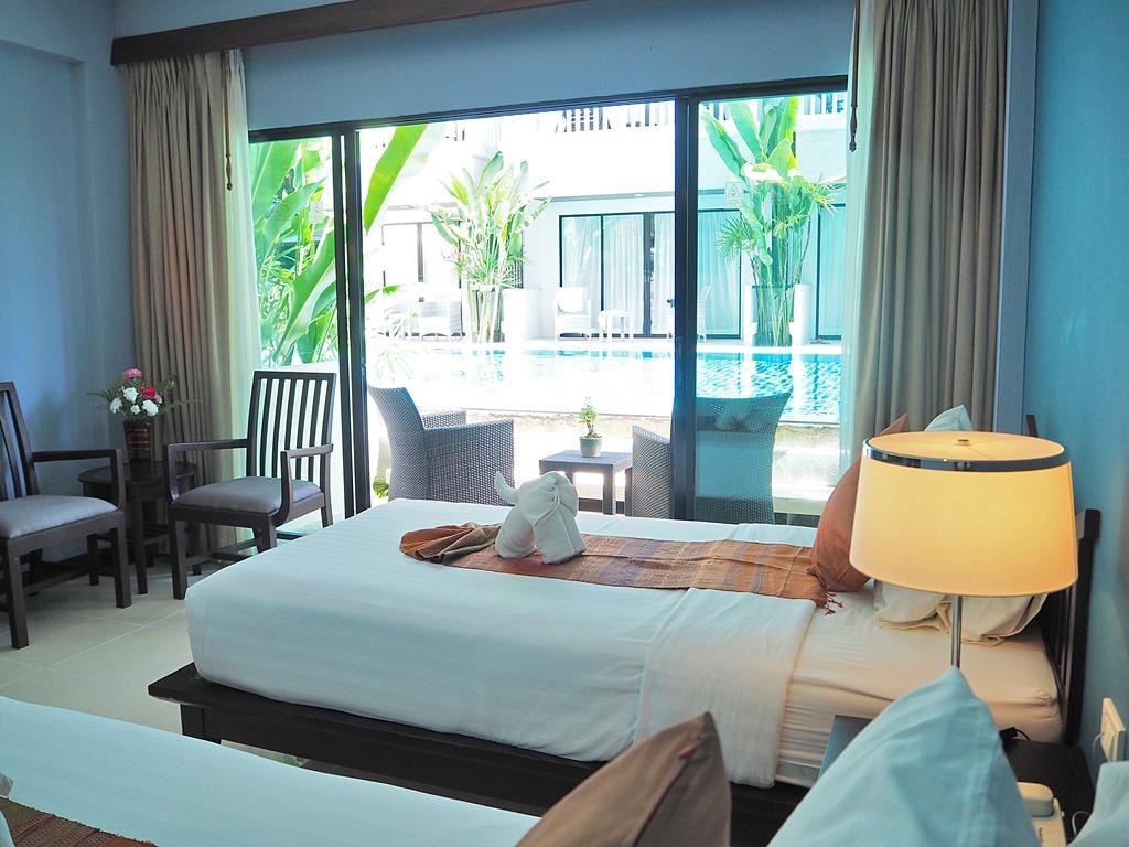 rooms-deluxe-pool-access