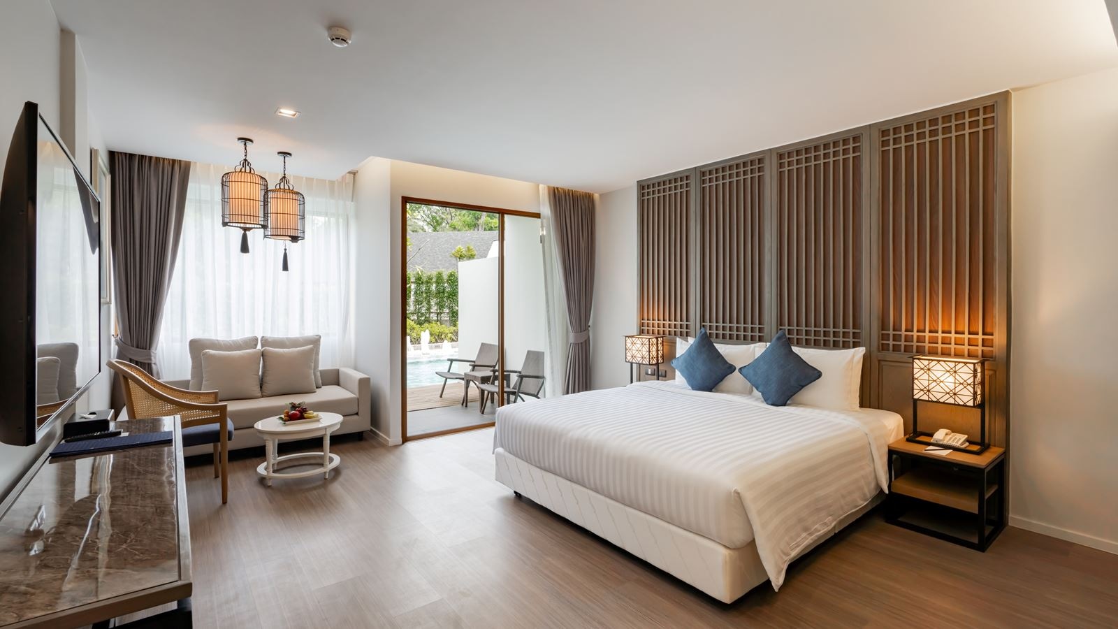 rooms-deluxe-pool-access-room