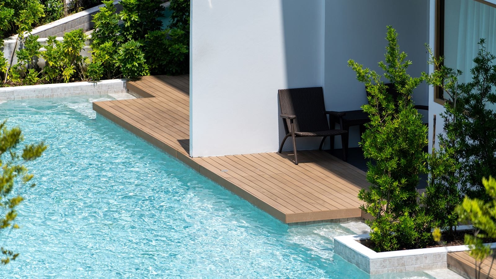 rooms-deluxe-pool-access-room