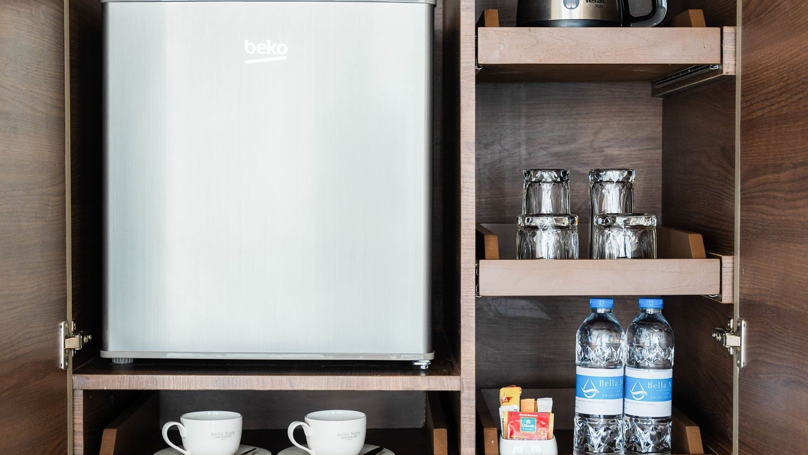 rooms-grand-deluxe-pool-access-room