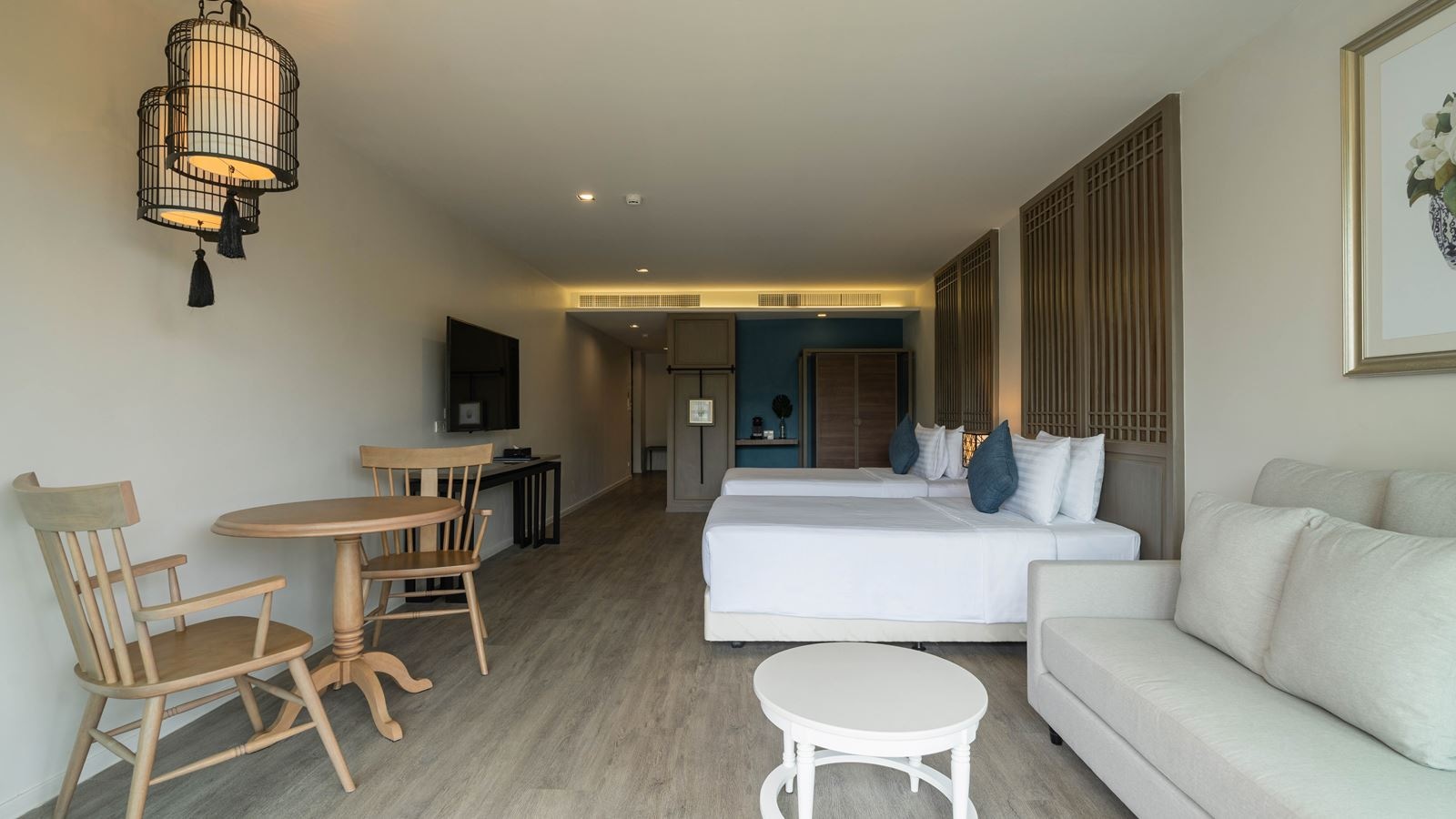 rooms-grand-deluxe-jacuzzi-access-room