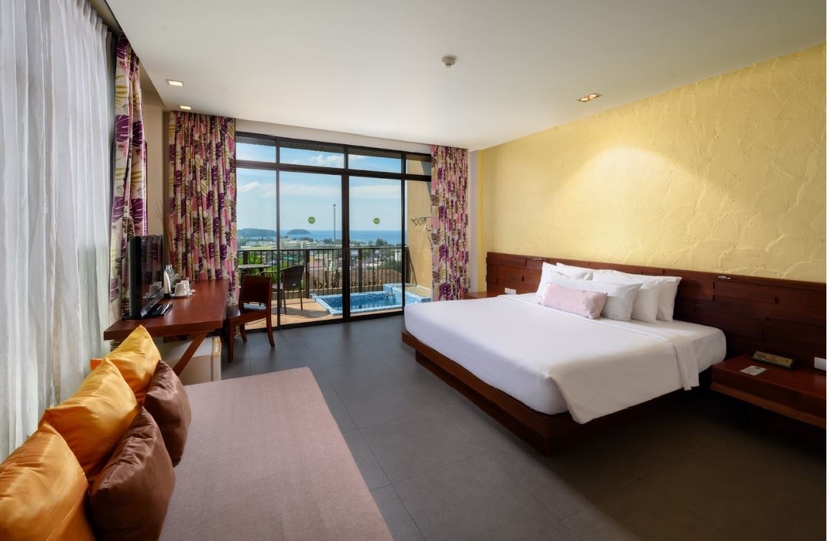 rooms-deluxe-jacuzzi-sea-view