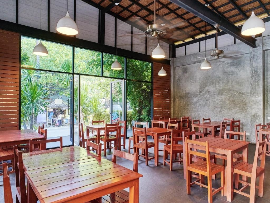 restaurants-kata-lucy-villa