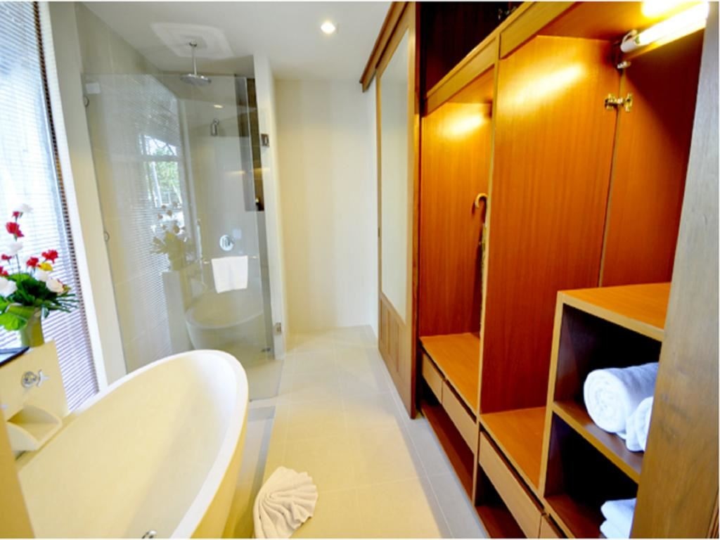 rooms-superior-pool-view