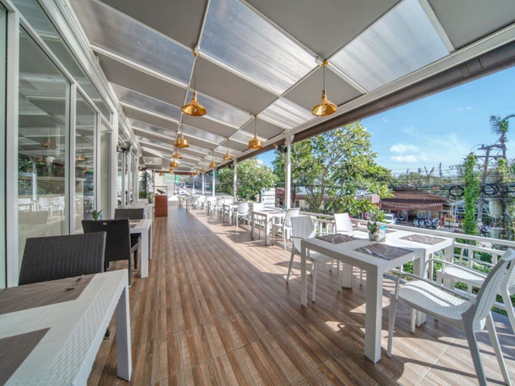 restaurants-white-palm-coffee-and-restaurant